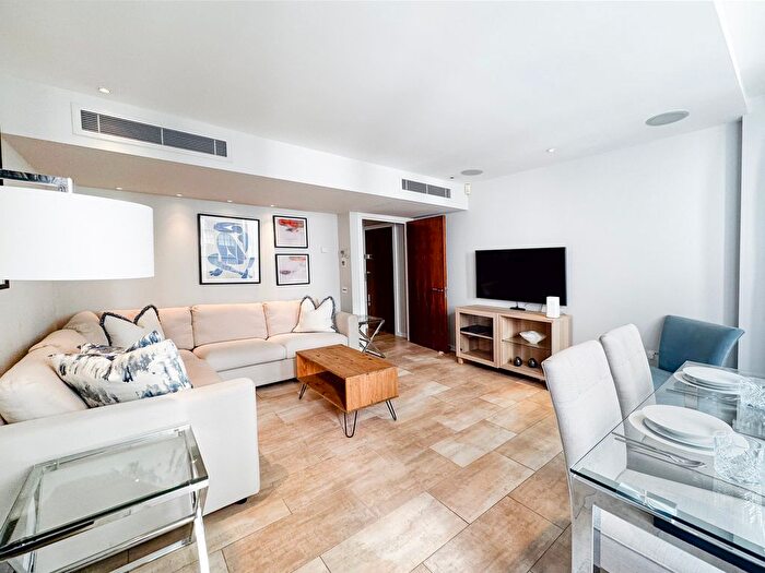 1 Bedroom Flat To Rent In Young Street, London, W8