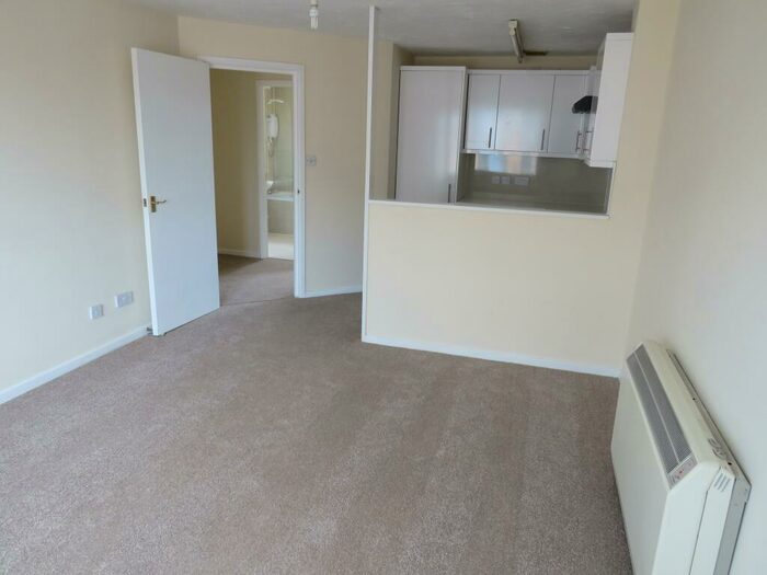 2 Bedroom Apartment To Rent In Harrison Way, Cardiff, CF11