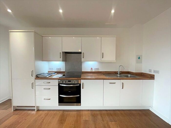 1 Bedroom Flat To Rent In Dovetail Place, Lawrence Road, N15