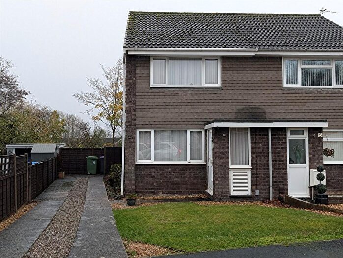 2 Bedroom Semi Detached House For Sale In Clover Grove, Randlay, Telford, Shropshire, TF3
