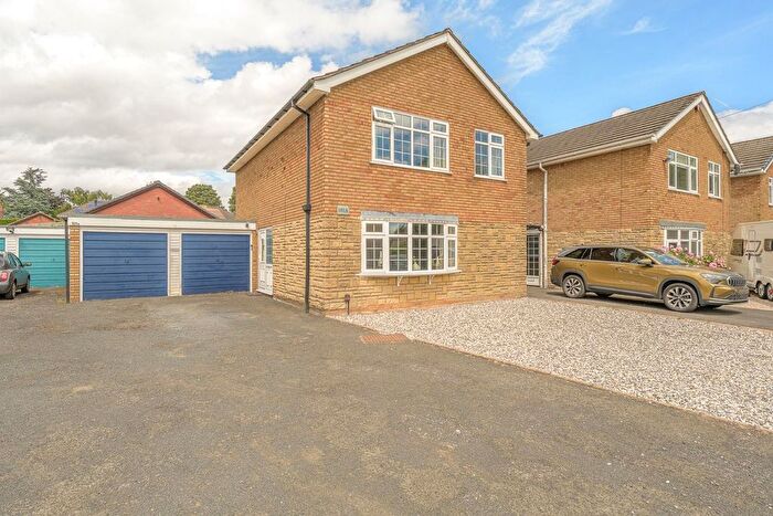 4 Bedroom Detached House For Sale In Viewfield Crescent, Sedgley, DY3