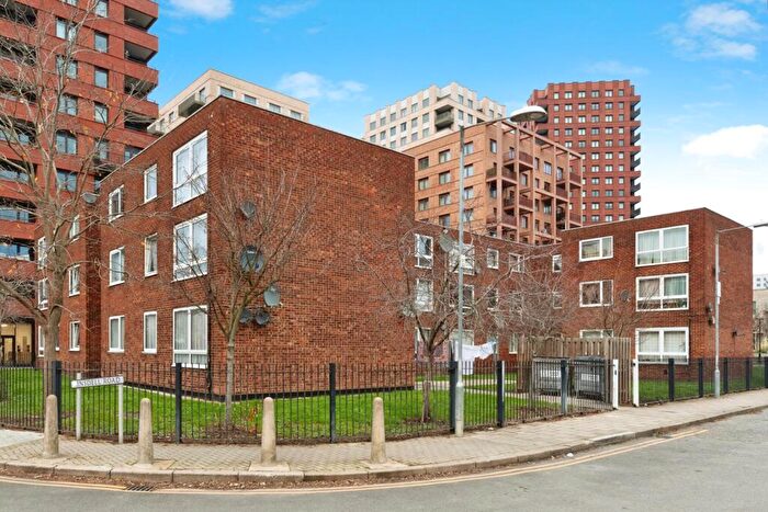 1 Bedroom Flat For Sale In Linsdell Road, Barking, IG11