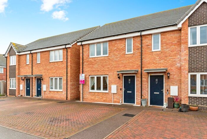3 Bedroom Semi Detached House For Sale In Arlington Gardens, Grantham, NG31