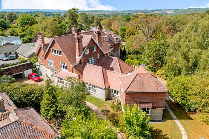 2 Bedroom Flat For Sale In Warren Road, Crowborough, TN6