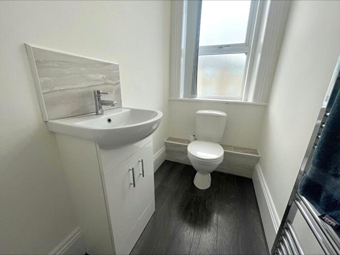 2 Bedroom End Of Terrace House To Rent In The Green, Idle, Bradford, West Yorkshire, BD10