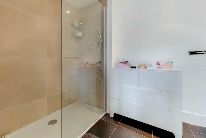 4 Bedroom House To Rent In Wycliffe Road, Battersea, London, SW11