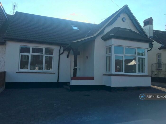 4 Bedroom Semi-Detached House To Rent In Tankerville Drive, Leigh-On-Sea, SS9