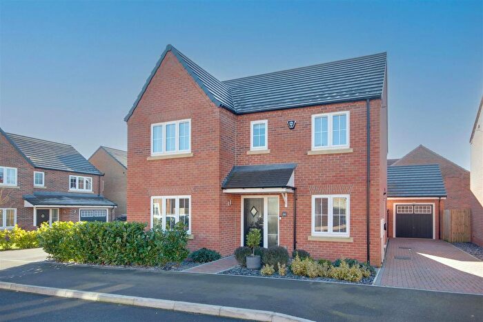 4 Bedroom Detached House For Sale In Geldart Avenue, South Cave, Brough, HU15