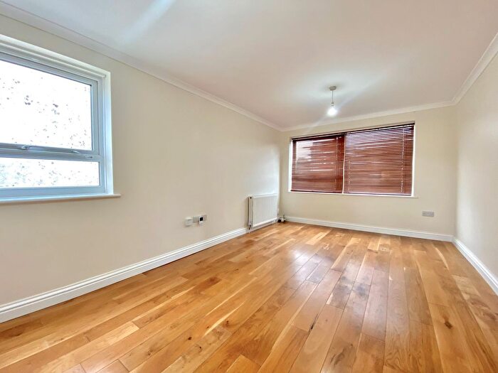 2 Bedroom Flat To Rent In Hartnup Street, Maidstone, ME16