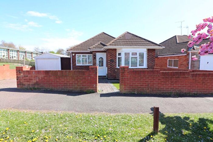 3 Bedroom Detached Bungalow For Sale In Cranbrook Drive, Sundon Park, Luton, LU3