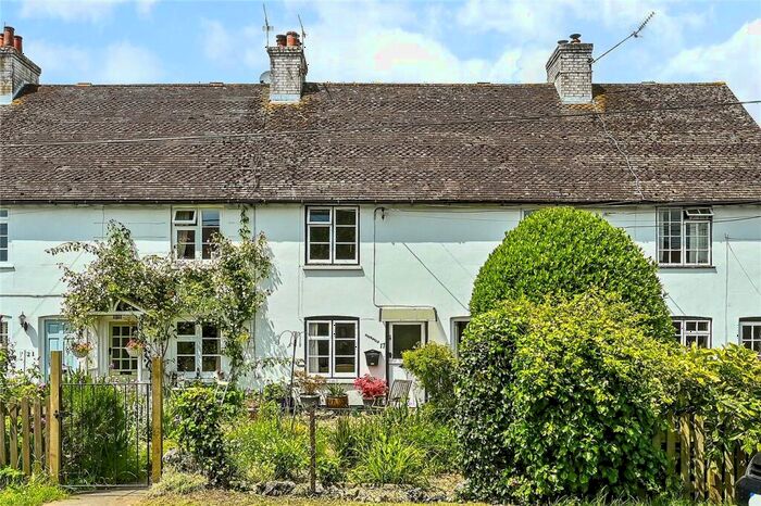 2 Bedroom Terraced House For Sale In North Stroud Lane, Petersfield, Hampshire, GU32