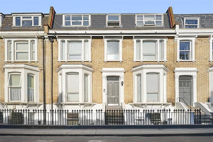 Studio To Rent In Earls Court Gardens, Earls Court, SW5
