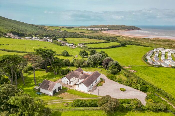 4 Bedroom Detached Bungalow For Sale In Llanmadoc, Swansea, Gower, SA3