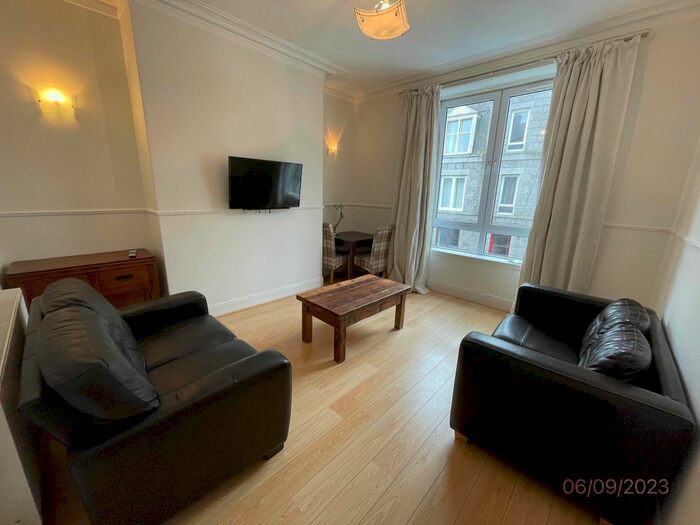 1 Bedroom Flat To Rent In Howburn Place, First Floor Left, Aberdeen, AB11