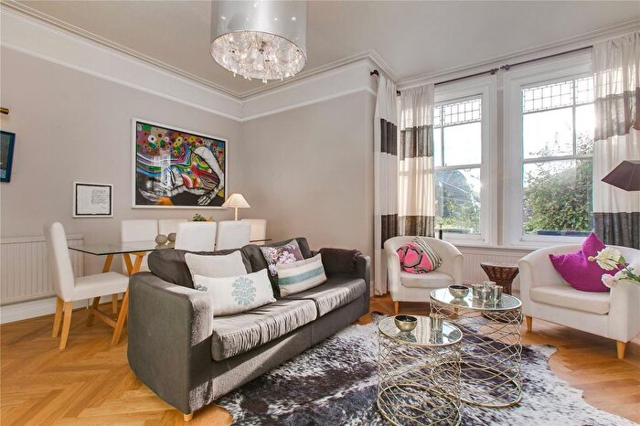 2 Bedroom Flat To Rent In Bishops Mansions, Bishops Park Road, SW6