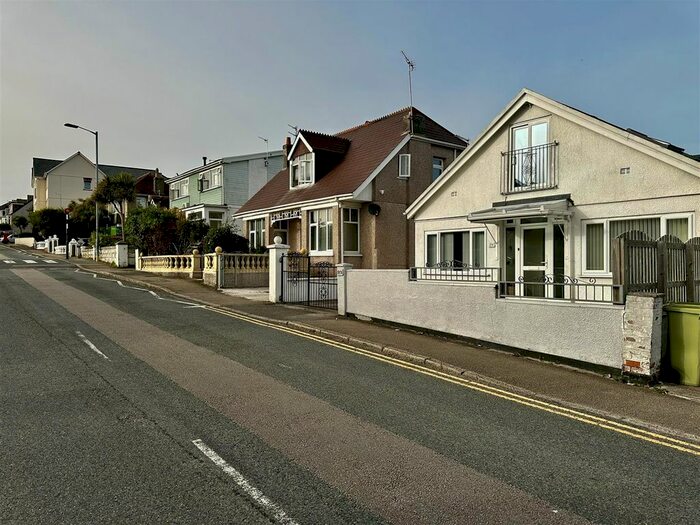 2 Bedroom Flat To Rent In Edgcumbe Avenue, Newquay, TR7