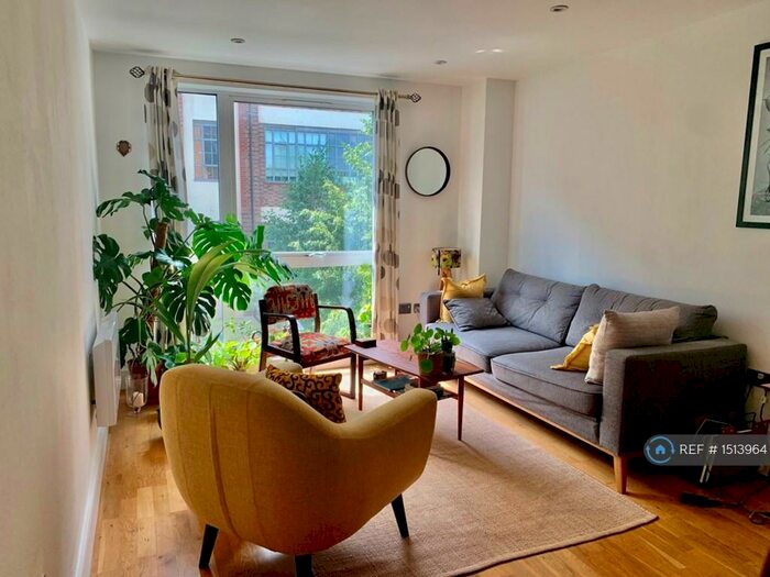 1 Bedroom Flat To Rent In Peckham Grove, London, SE15
