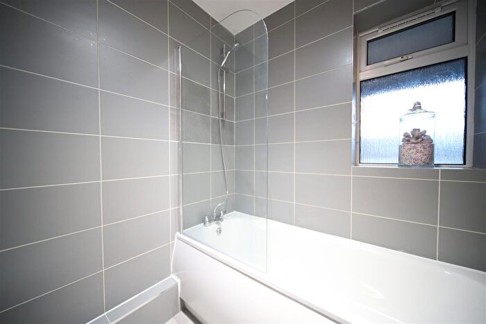 1 Bedroom Flat To Rent In Winchmore Hill Road, London, N21