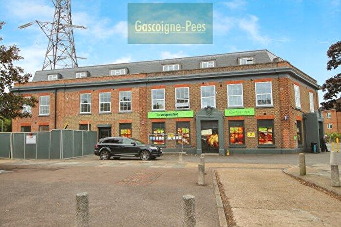 3 Bedroom Flat To Rent In Petunia Court, New Malden, KT3