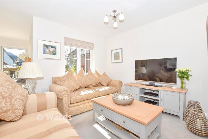 3 Bedroom End Of Terrace House For Sale In Hawthornden Grove, Yalding, Maidstone, Kent, ME18
