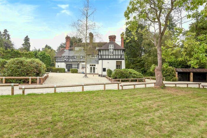 3 Bedroom Apartment To Rent In New Place, London Road, Sunningdale, Ascot, SL5