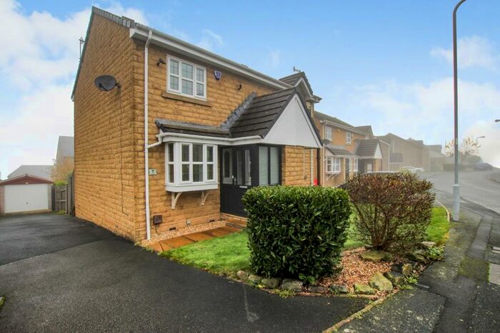 2 Bedroom Semi-Detached House To Rent In Low Wood, Wilsden, BD15