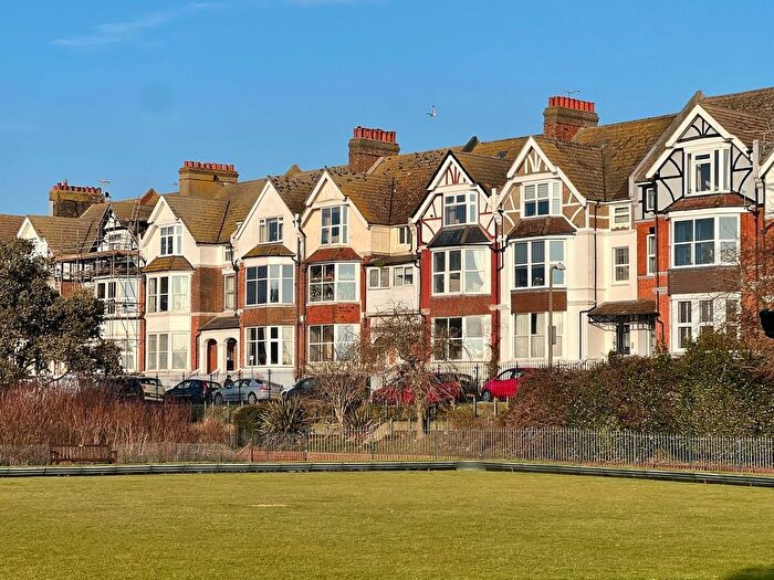 1 Bedroom Flat For Sale In Park Road, Bexhill On Sea, TN39