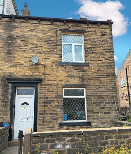 2 Bedroom End Of Terrace House To Rent In Dickens Street, Halifax, HX2