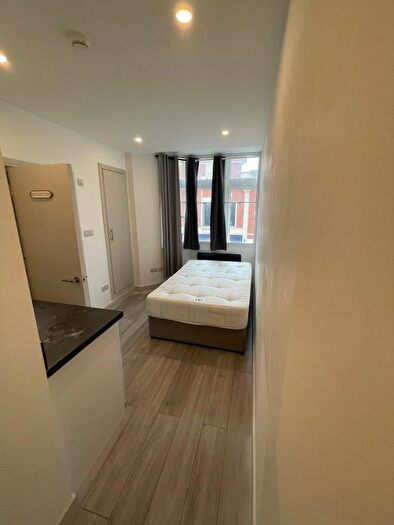 1 Bedroom Flat To Rent In High Street, Sutton, SM1