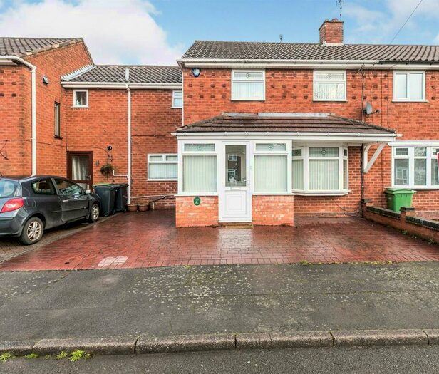 3 Bedroom House To Rent In Howley Grange Road, Halesowen, B62