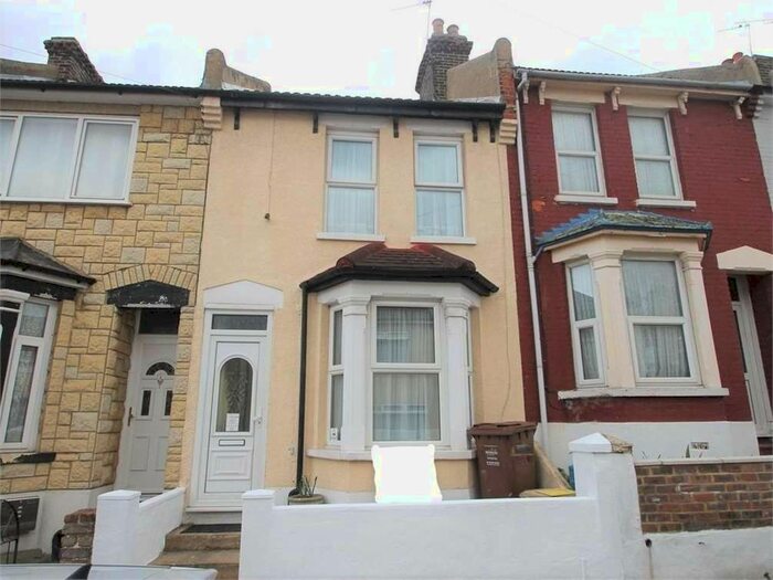 3 Bedroom Property To Rent In Kitchener Road, Rochester, Kent, ME2
