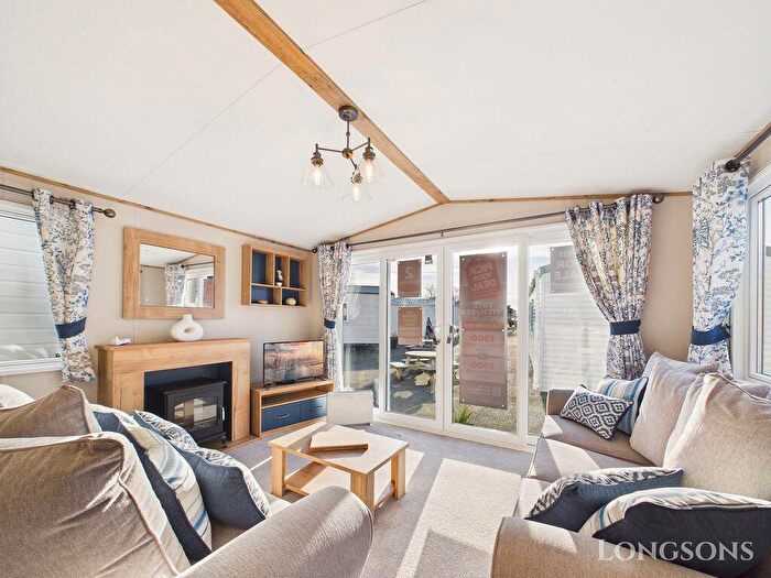 2 Bedroom Park Home For Sale In Birchington Vale Holiday Park, CT7