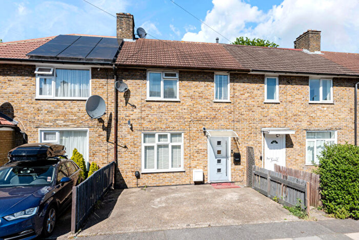 3 Bedroom Terraced House For Sale In Middleton Road, Morden, SM4