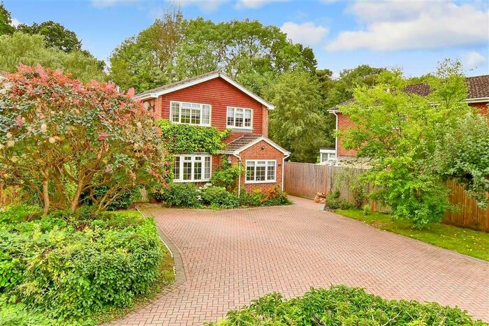 5 Bedroom Detached House For Sale In Well Close, Leigh, Tonbridge, Kent, TN11