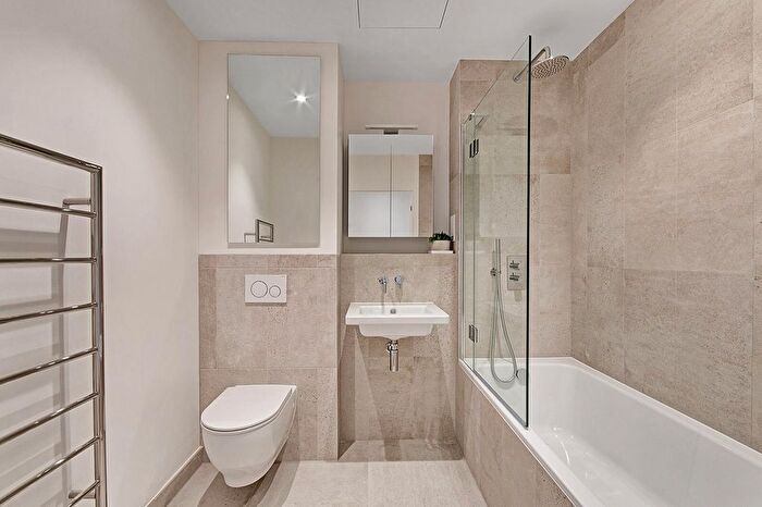 2 Bedroom Flat To Rent In Douro Street, London, E3