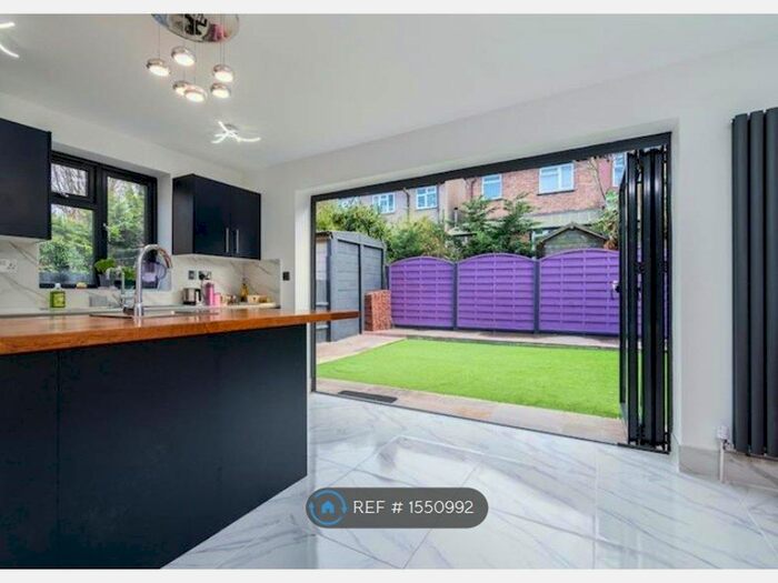 4 Bedroom Terraced House To Rent In Pound Street, Carshalton, SM5