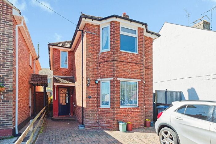 3 Bedroom Detached House For Sale In Valley Road, River, Dover, Kent, CT17