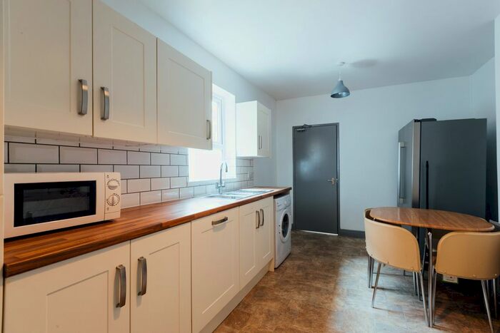5 Bedroom Flat To Rent In Grafton Street, Hull HU5