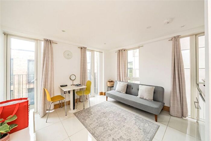Studio To Rent In Churchway, Euston, NW1