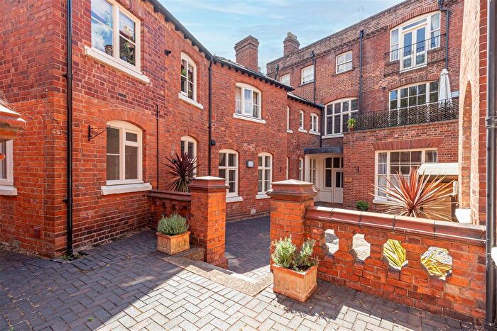 2 Bedroom Flat For Sale In Rectory Place, Wylds Lane, Worcester, WR5