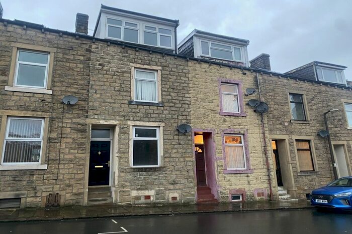 4 Bedroom Terraced House To Rent In Rutland Street, Keighley, BD21