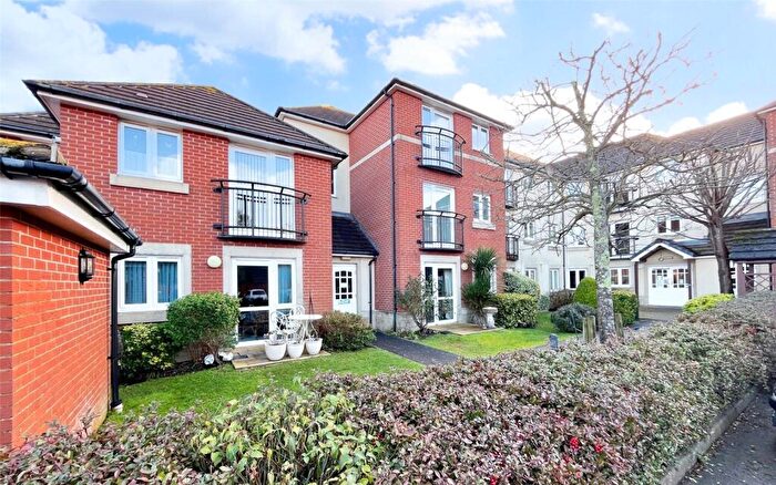 1 Bedroom Apartment For Sale In Lymington Road, Highcliffe, Christchurch, Dorset, BH23