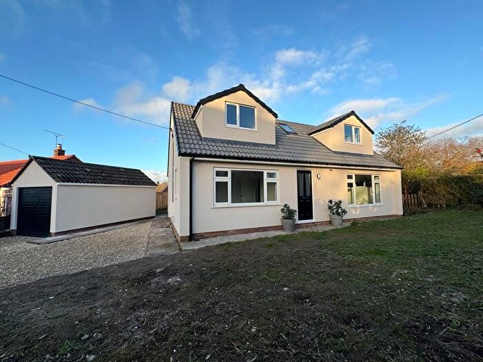 4 Bedroom Chalet For Sale In Rudgeway, Nr Bristol, BS35