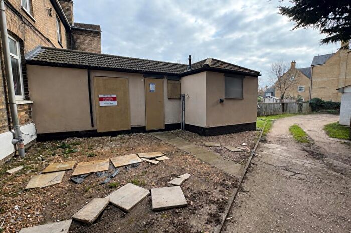 1 Bedroom Flat For Sale In A Ermine Street, Huntingdon, Cambridgeshire, PE29