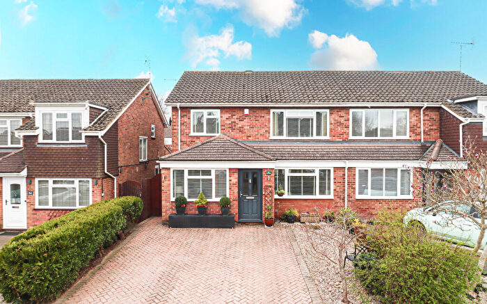 3 Bedroom Semi-Detached House For Sale In Holts Meadow, Redbourn, St. Albans, AL3