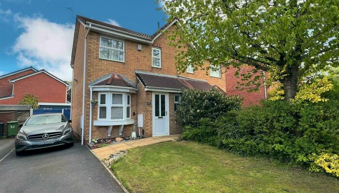 2 Bedroom Semi-Detached House For Sale In Paisley Park, Farnworth, Bolton, BL4