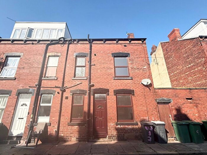 2 Bedroom Terraced House To Rent In Thornton Grove, Leeds, West Yorkshire, LS12
