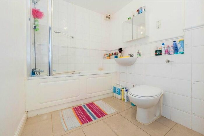 2 Bedroom Flat To Rent In Albatross Close, Beckton, London, E6