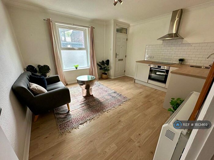 1 Bedroom Flat To Rent In Alexandra Court, High Wycombe, HP12