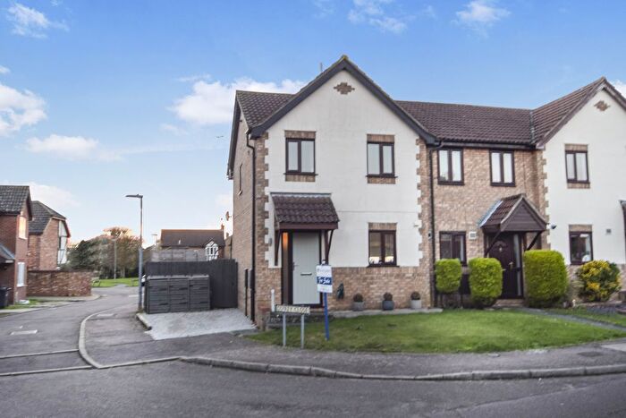 3 Bedroom End Of Terrace House For Sale In Eagle Way, Hartford, PE29